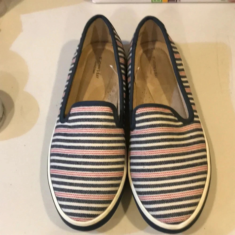 St. John’s Bay Womens Red, White & Blue Striped Memory Foam Slip On Sneakers-8M
